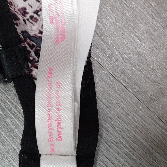 PINK Victoria's Secret Wear Everywhere Push-Up Bra - Picture 8 of 10